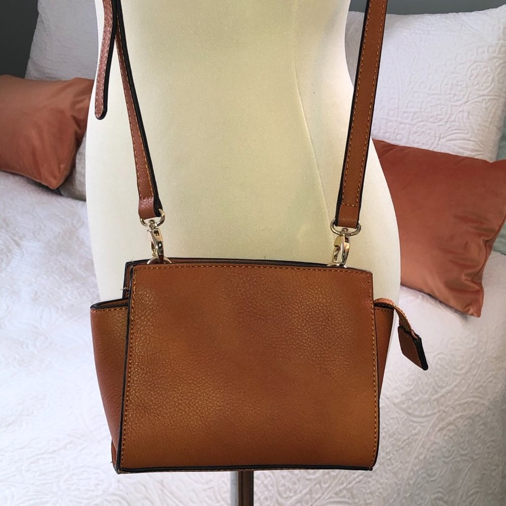 Simply Noelle Brown Crossbody Bag
